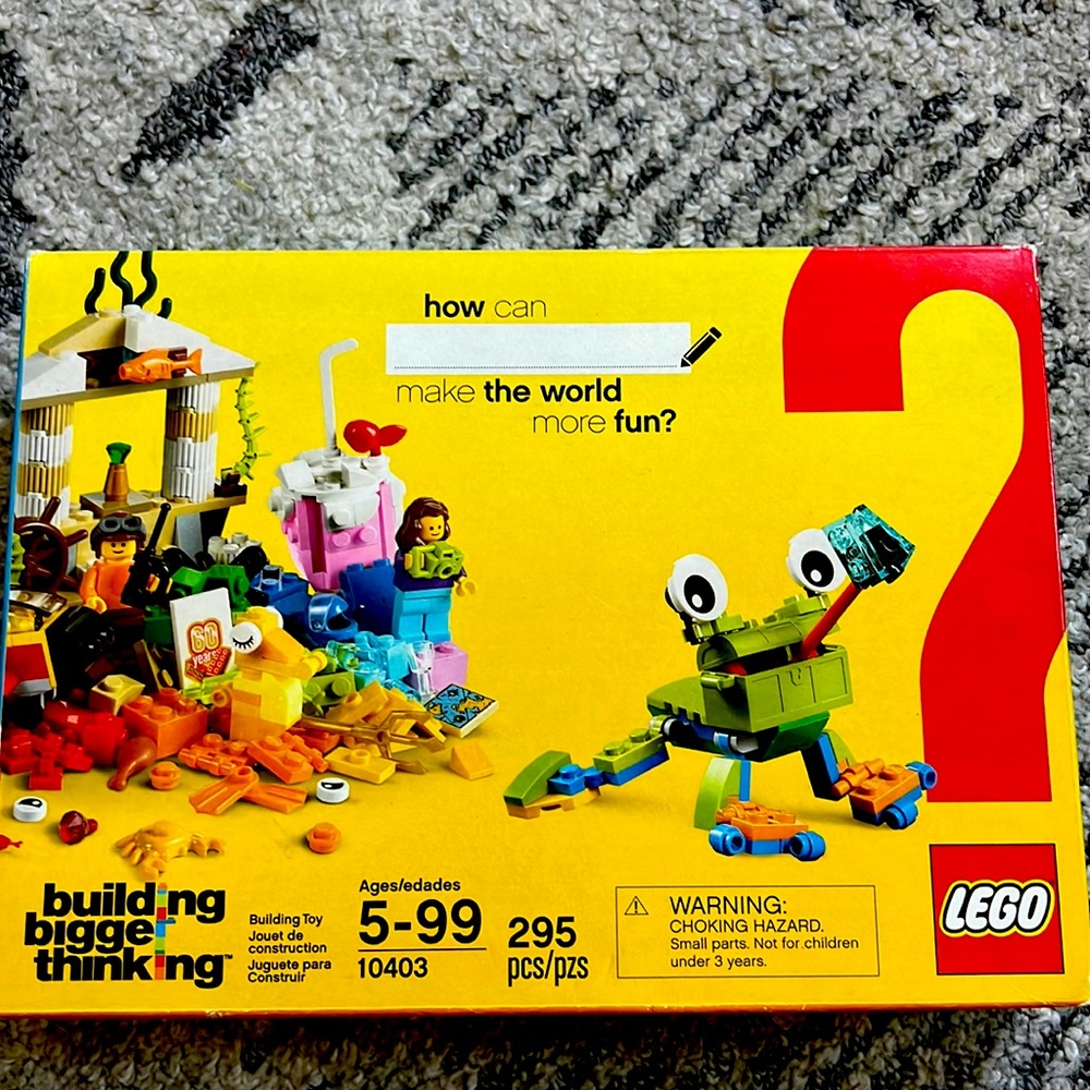 Lego #10403 New inbox 295 pieces